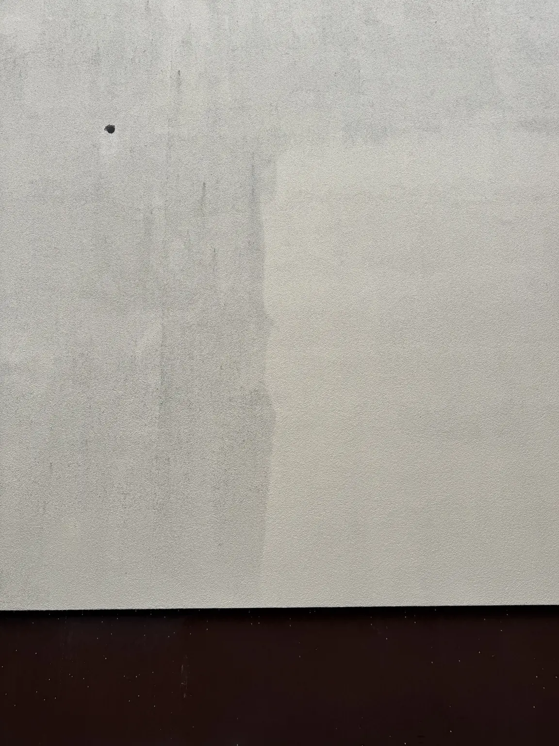 Fragment elewacji przed i po czyszczeniu